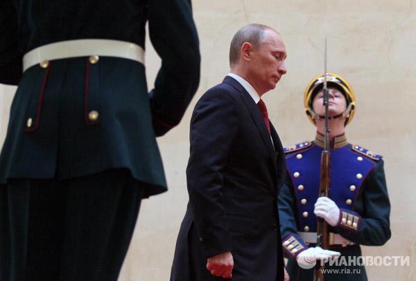 Vladimir Putin, încoronat pentru a treia oară la conducerea Rusiei. Vei vedea în imagini un invitat surpriză 145122