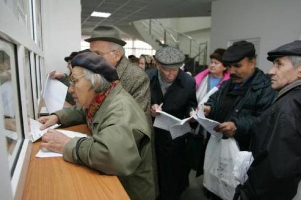 Victor Ponta: Pensionarii îşi vor primi banii reţinuţi în 16 tranşe lunare