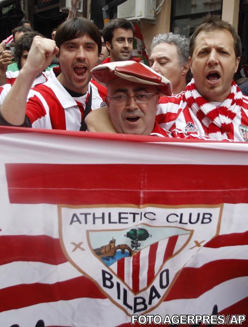 Meciul care a îmbrăcat Bucureștiul în alb-roșu. Vezi imagini cu suporterii spanioli înainte de finala Europa League 145640