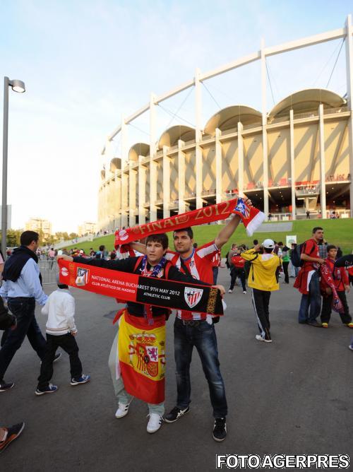 Meciul care a îmbrăcat Bucureștiul în alb-roșu. Vezi imagini cu suporterii spanioli înainte de finala Europa League 145643
