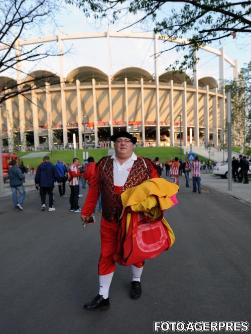 Meciul care a îmbrăcat Bucureștiul în alb-roșu. Vezi imagini cu suporterii spanioli înainte de finala Europa League 145644