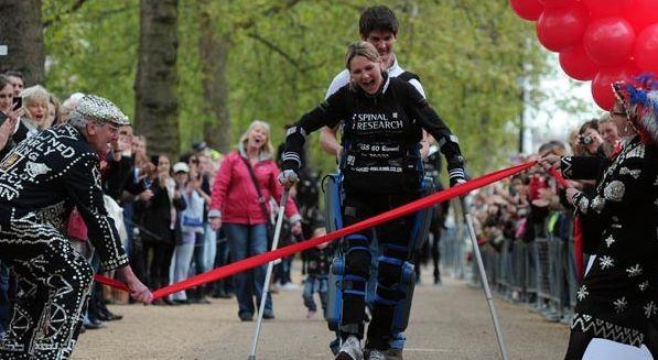 Nimic nu te poate opri să-ţi transformi visul în realitate. Lecţia de viaţă oferită de o femeie paralizată 145464