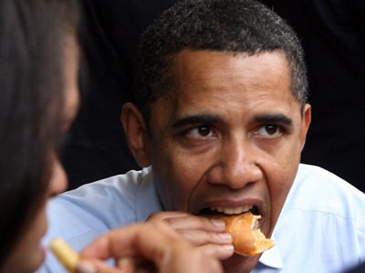 Obama nu mai are voie să mănânce hamburgeri în public. O asociaţie îi cere preşedintelui american să nu promoveze astfel de alimente