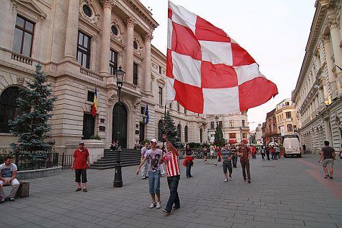 Suporterii spanioli n-au cunoscut cuvântul oboseală. Vezi FOTO cu distracţia în stil latin 145498