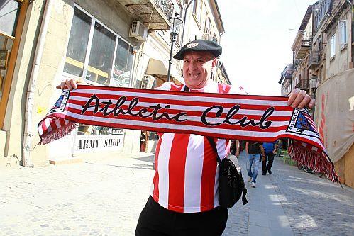 Suporterii spanioli n-au cunoscut cuvântul oboseală. Vezi FOTO cu distracţia în stil latin 145504