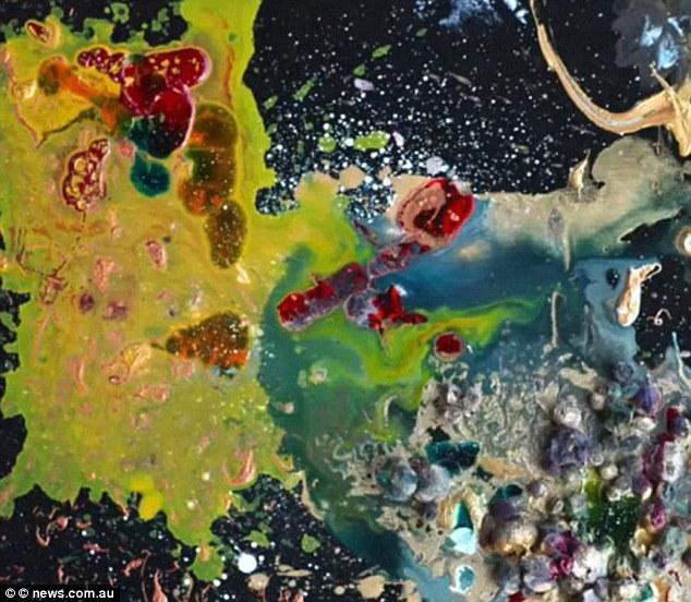 Are cinci ani, dar munceşte deja de trei. Oamenii o compară cu Picasso şi a are o avere de 124.000 de dolari 145699