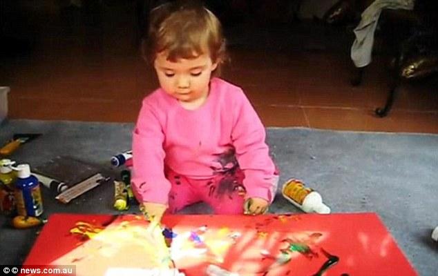 Are cinci ani, dar munceşte deja de trei. Oamenii o compară cu Picasso şi a are o avere de 124.000 de dolari 145702