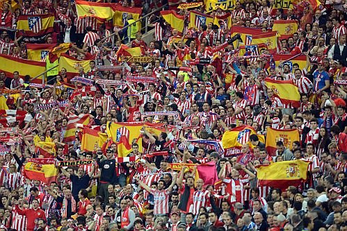Suporterii spanioli au umplut buzunarele comercianţilor, iar cerşetorii au făcut şi 700 de euro într-o zi