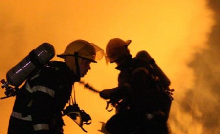 Mână criminală sau accident? Un restaurant de lux din Bucureşti a ars din temelii