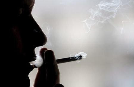 Românii renunţă la ţigări. Numărul fumătorilor a scăzut considerabil în ultimii opt ani