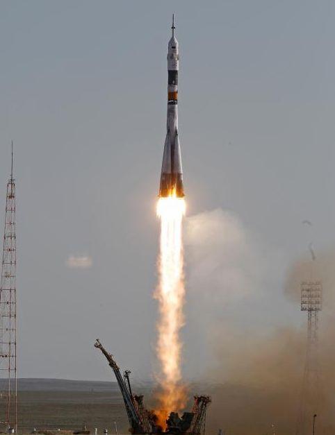 Capsula Soyuz a decolat din Kazahstan. Doi cosmonauţi ruşi şi unul american, trimişi pe Staţia Spaţială Internaţională 146418