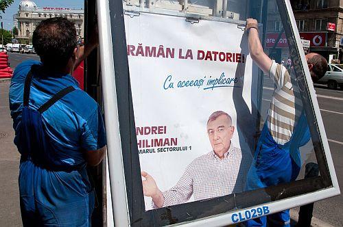 Rămâne veşnica întrebare: &quot;Eu cu cine votez?&quot; Alegeri locale 2012. Promisiuni pe pâine şi spectacolul afişelor electorale 146819