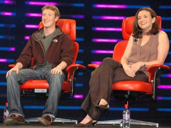 În câţiva ani va deveni cel mai bogat om al Planetei. Ce nu ştiai despre Facebook şi &quot;omul cu glugă&quot; 146987