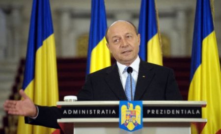 Traian Băsescu: România va insista ca NATO să rămână o organizaţie cu uşile deschise