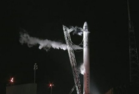 Lansarea primei rachete private în spaţiu a fost amânată