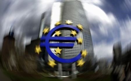 Aderarea României la zona euro ar putea fi amânată cu patru ani