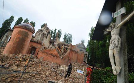 Cutremurul ucigaş din Italia a fost urmat de cinci replici puternice. Haos şi panică pe străzile italiene 147354