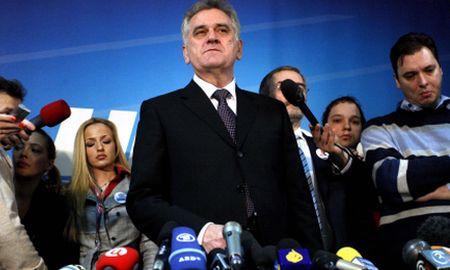“Este un seism electoral, rezultate total neaşteptate”. Naţionalistul Tomislav Nikolici a câştigat alegerile prezidenţiale din Serbia