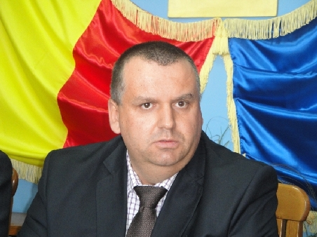 Botoşani: Prefectul cere directorilor instituţiilor publice să nu se implice în campania electorală