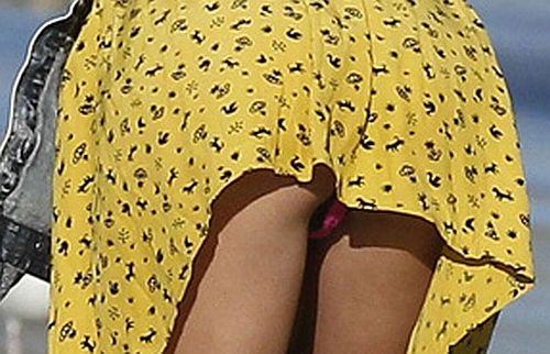 Briza mării bate toată, ce privelişte ne-arată. Actriţa care şi-a luat chiloţi cu un număr mai mare 147524