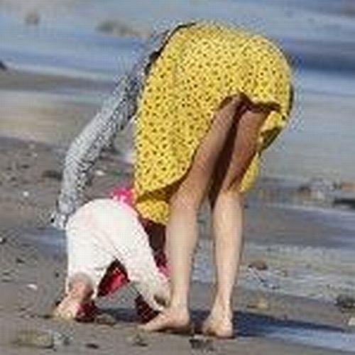 Briza mării bate toată, ce privelişte ne-arată. Actriţa care şi-a luat chiloţi cu un număr mai mare 147525