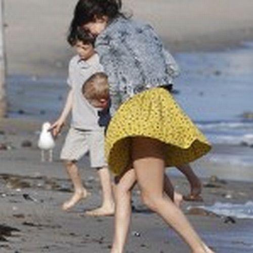 Briza mării bate toată, ce privelişte ne-arată. Actriţa care şi-a luat chiloţi cu un număr mai mare 147528