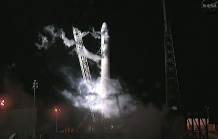 Primul zbor privat în spaţiu. O companie americană a lansat o rachetă către Staţia Spaţială Internaţională 147581