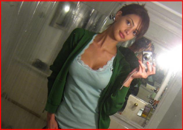 Aveţi grijă ce poze ţineţi în telefonul mobil! Vedeta care s-a trezit că-şi vede pozele intime pe internet 147833