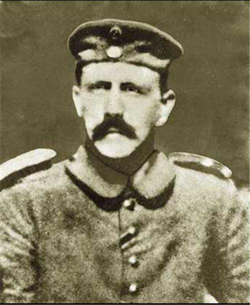 Cine au fost şi ce-au ajuns! Chiar şi cei mai cunoscuţi oameni au fost odată tineri 147939