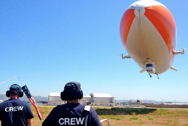 Viitorul turismului aviatic. Poţi savura un pahar cu şampanie, în timp ce admiri liniştit cele mai frumoase peisaje din lume 147899