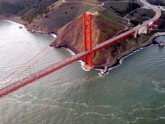 Viitorul turismului aviatic. Poţi savura un pahar cu şampanie, în timp ce admiri liniştit cele mai frumoase peisaje din lume 147905