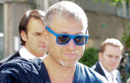 Viaţa fabuloasă a unuia dintre cei mai bogaţi oameni din lume. De la copilul orfan, la proprietar de insule şi palate 148272