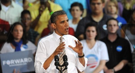 Campania lui Barack Obama a devenit mai agresivă. Atacurile împotriva lui Romney s-au înmulţit