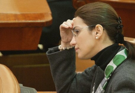 Carmen Moldovan: Cezar Preda este ridicol - vrea moţiune de cenzură pentru că premierul sancţionează pe cei care greşesc
