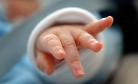 Un bebeluş din comuna vasluiană Tătărăni a murit în condiţii suspecte