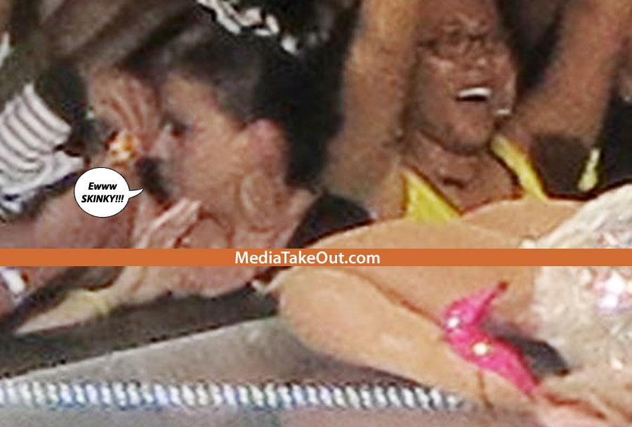 &quot;Aoleu! Ce-mi văzură ochii!&quot; Cum au reacţionat fanii, când i-au văzut părţile intime ale celei mai frumoase femei, într-un concert 148967