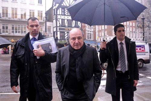 El a oferit recompensă pentru oprirea „criminalului periculos Putin&quot;. Acum, este exilat în Marea Britanie şi urmărit penal  148996