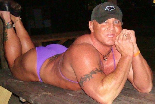 Este cea mai tare iluzie optică. 99% din bărbaţii care au văzut-o au fost şocaţi. Nu se aşteptau să vadă asta 148972