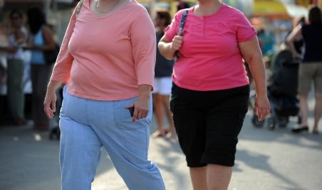 Jumătate dintre români sunt graşi. Un sfert din populaţie a devenit supraponderală în ultimul an