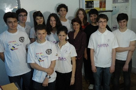 Elevii români i-au impresionat pe cercetării de la NASA. S-au întors acasă cu marele premiu de la concursul internaţional