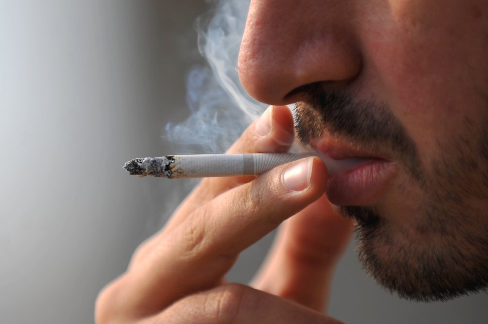 Parlamentul bulgar a interzis fumatul în spaţiile publice