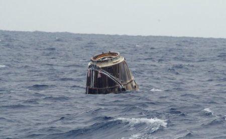 Prima misiune comercială pe Staţia Spaţială Internaţională s-a încheiat cu succes. Capsula Dragon a amerizat 149392