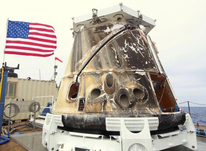 Prima misiune comercială pe Staţia Spaţială Internaţională s-a încheiat cu succes. Capsula Dragon a amerizat 149393