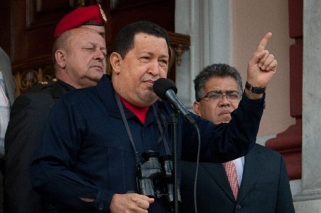 Prima apariţie a preşedintelui Hugo Chavez, în faţa presei, de la jumătatea lui aprilie