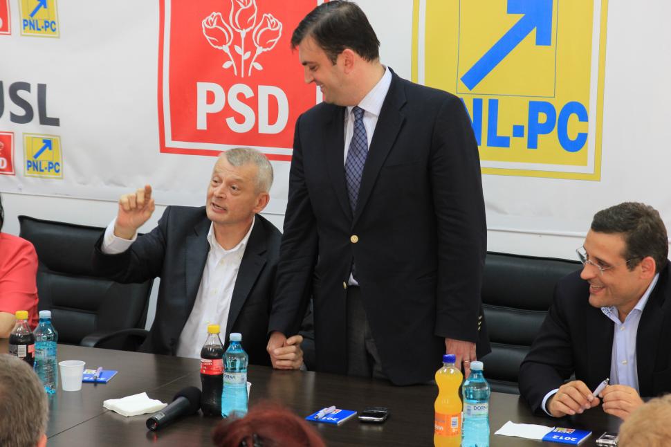 Sorin Oprescu: “Va spun clar şi deschis că îl sprijin doar pe candidatul USL, Rareş Mănescu” 150024