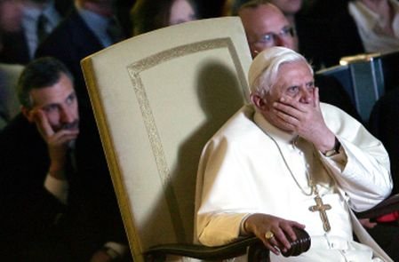 Cartea pro-homosexualitate a unei călugăriţe din SUA, interzisă de Papa Benedict al XVI-lea