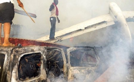 Cauza catastrofei din Nigeria. Cele două motoare ale avionului prăbuşit au făcut pană