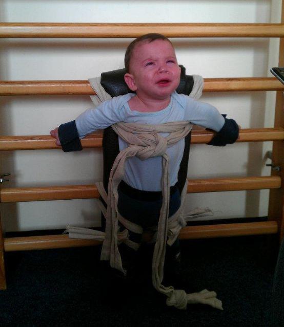 Are doi ani şi mai multe boli decât poate duce orice om mare. Îl poţi ajuta pe David Gabriel prin intermediul Fundaţiei Mihai Neşu 150184