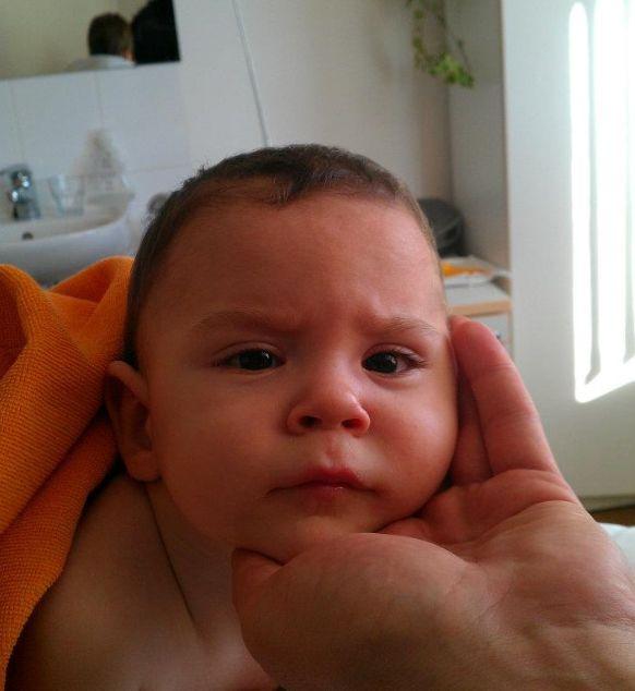 Are doi ani şi mai multe boli decât poate duce orice om mare. Îl poţi ajuta pe David Gabriel prin intermediul Fundaţiei Mihai Neşu 150188