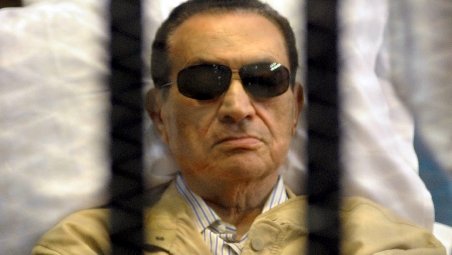 Egipt. Mubarak a fost conectat la aparatele de respiraţie artificială